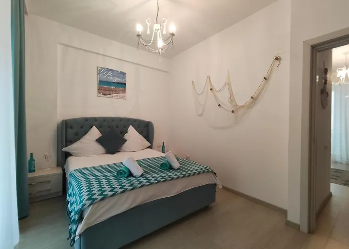 First Wave Ap 8 Apartment