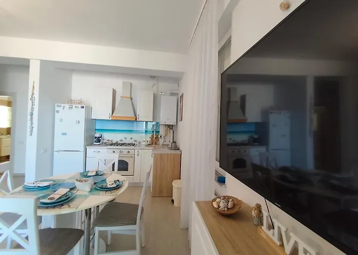 First Wave Ap 8 Năvodari