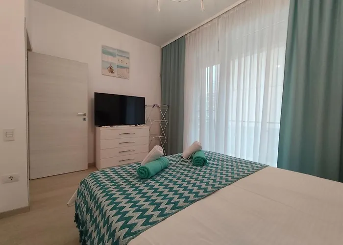 First Wave Ap 8 Năvodari